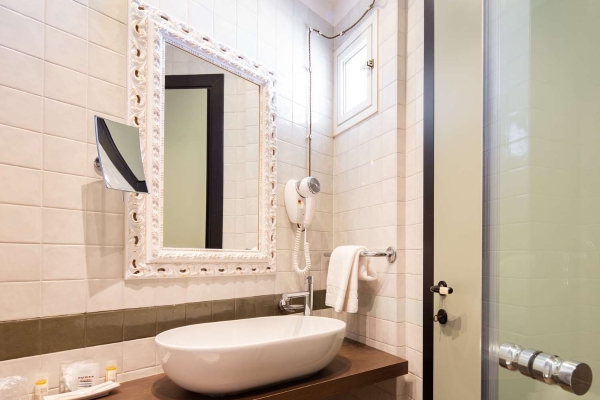 BEST WESTERN MAISON B HOTEL